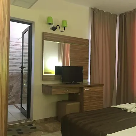 Tm Deluxe Located In Sunny 3* Sluneční pobřeží